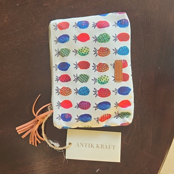 NWT ❗️ Antik Kraft pineapple travel cosmetic bag,  wallet, makeup bag - Picture 3 of 13